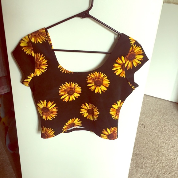 Tops - Sunflower crop top L